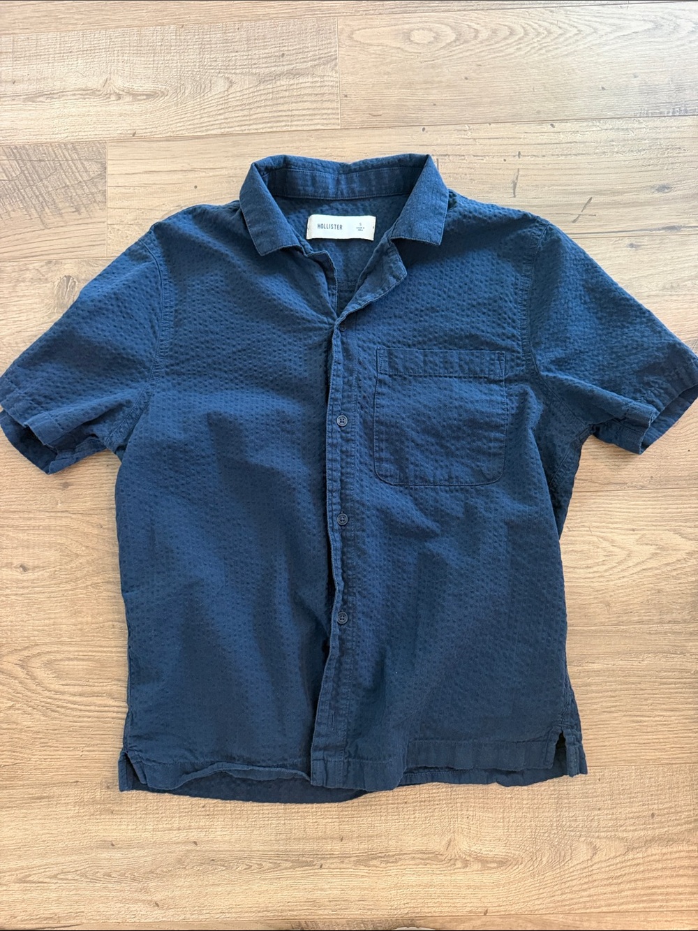 Hollister Men's Dark Navy Short-Sleeve Textured Button-Down Shirt